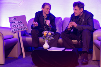 31C3 057 - ST & padeluun auf dem Speakerssofa