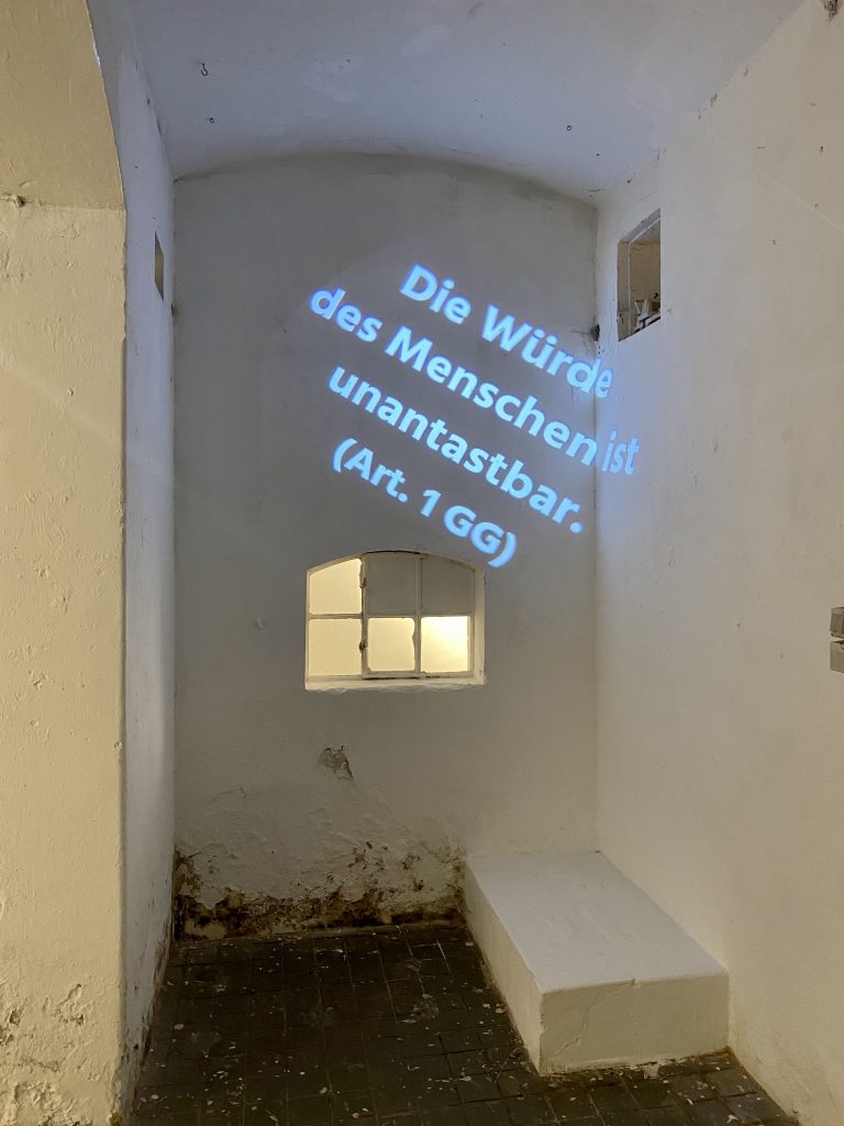 Artikel Eins (xpon-art)